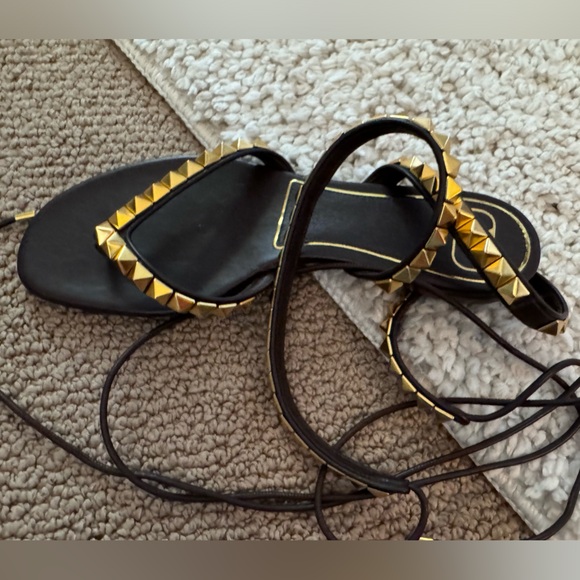 Valentino Garavani Gladiadors stud sandals - Picture 14 of 14